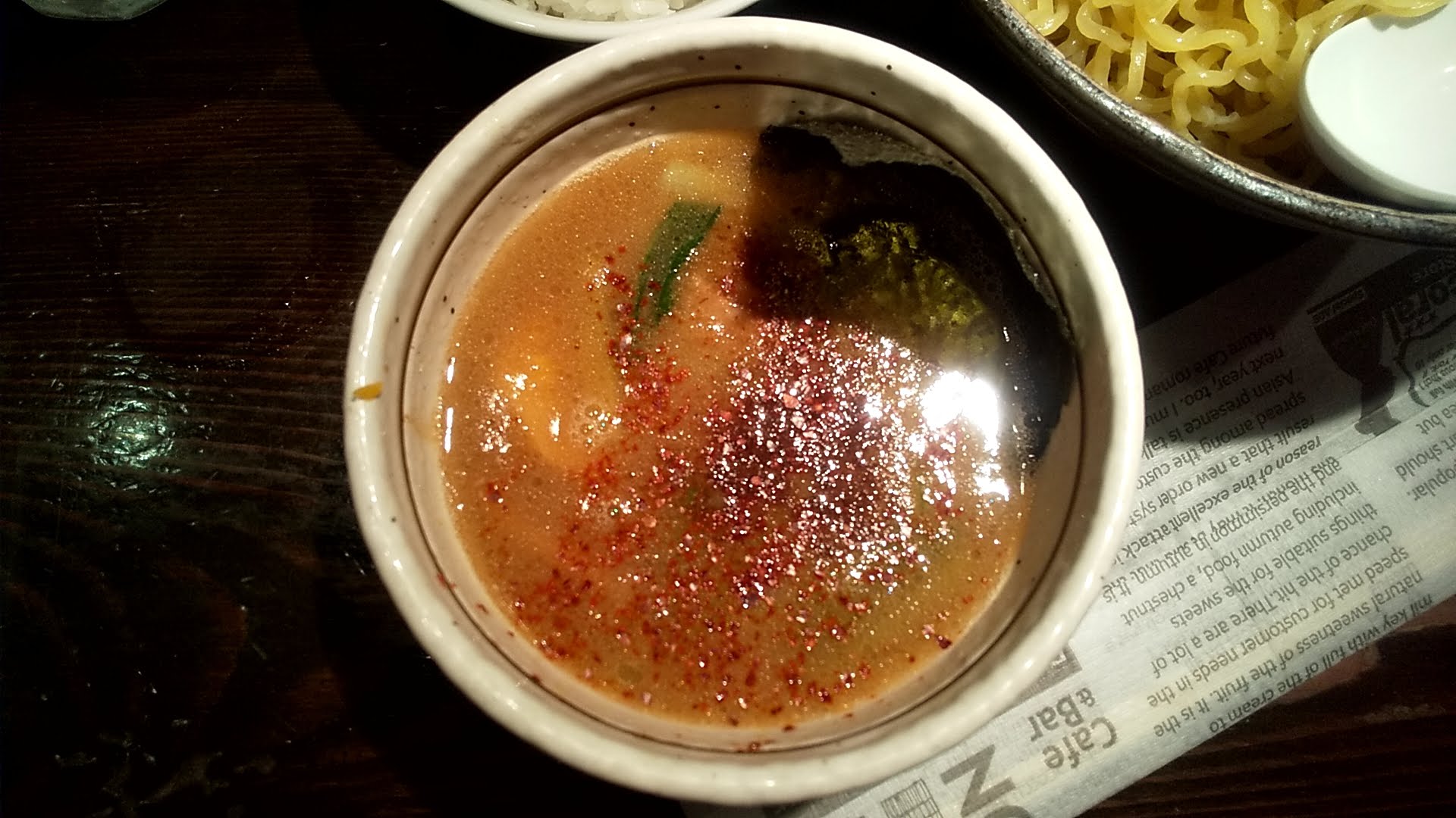 天虎のつけ麺チャーシューのつけ汁写真