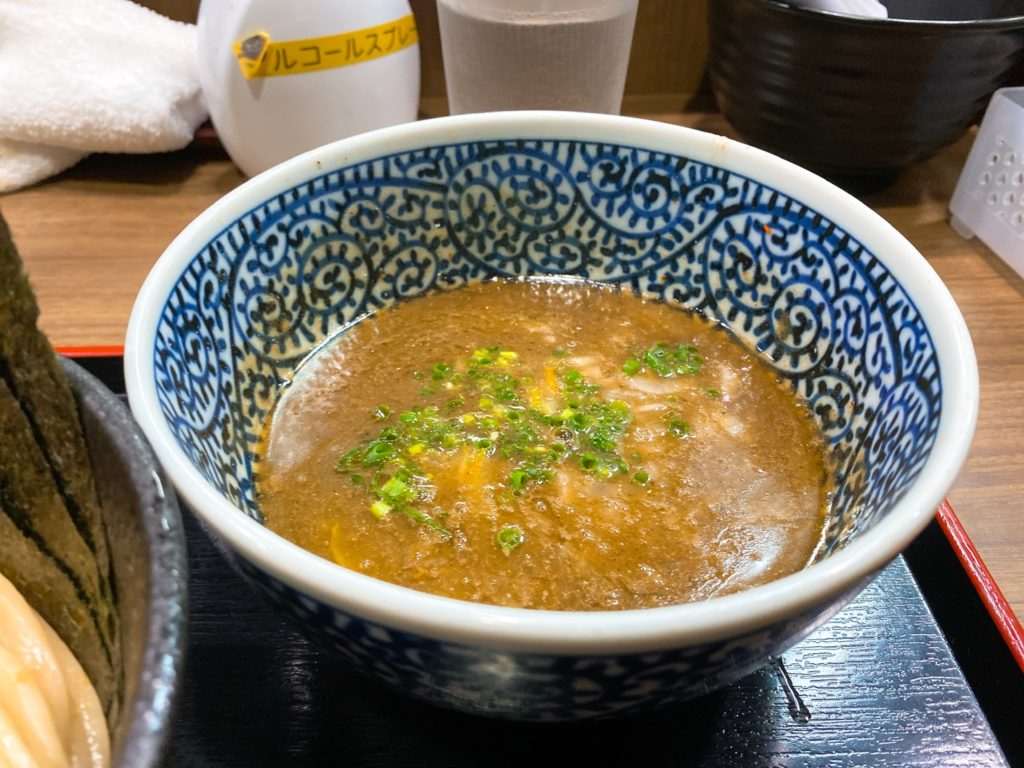 煮干しつけ麺宮元のスープ