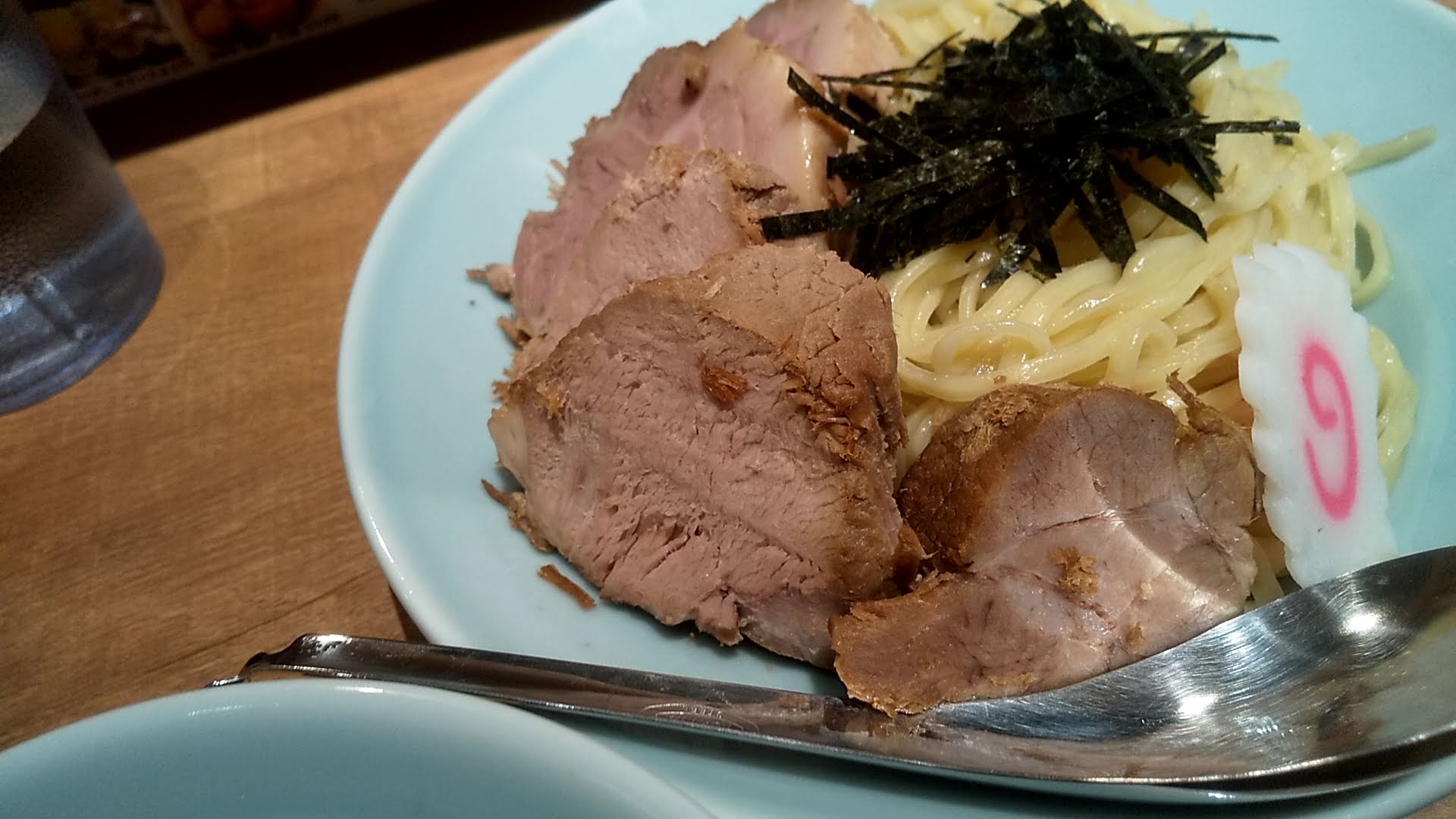 NoodleStandTokyoのTOKYO肉もり中華のチャーシューアップ写真