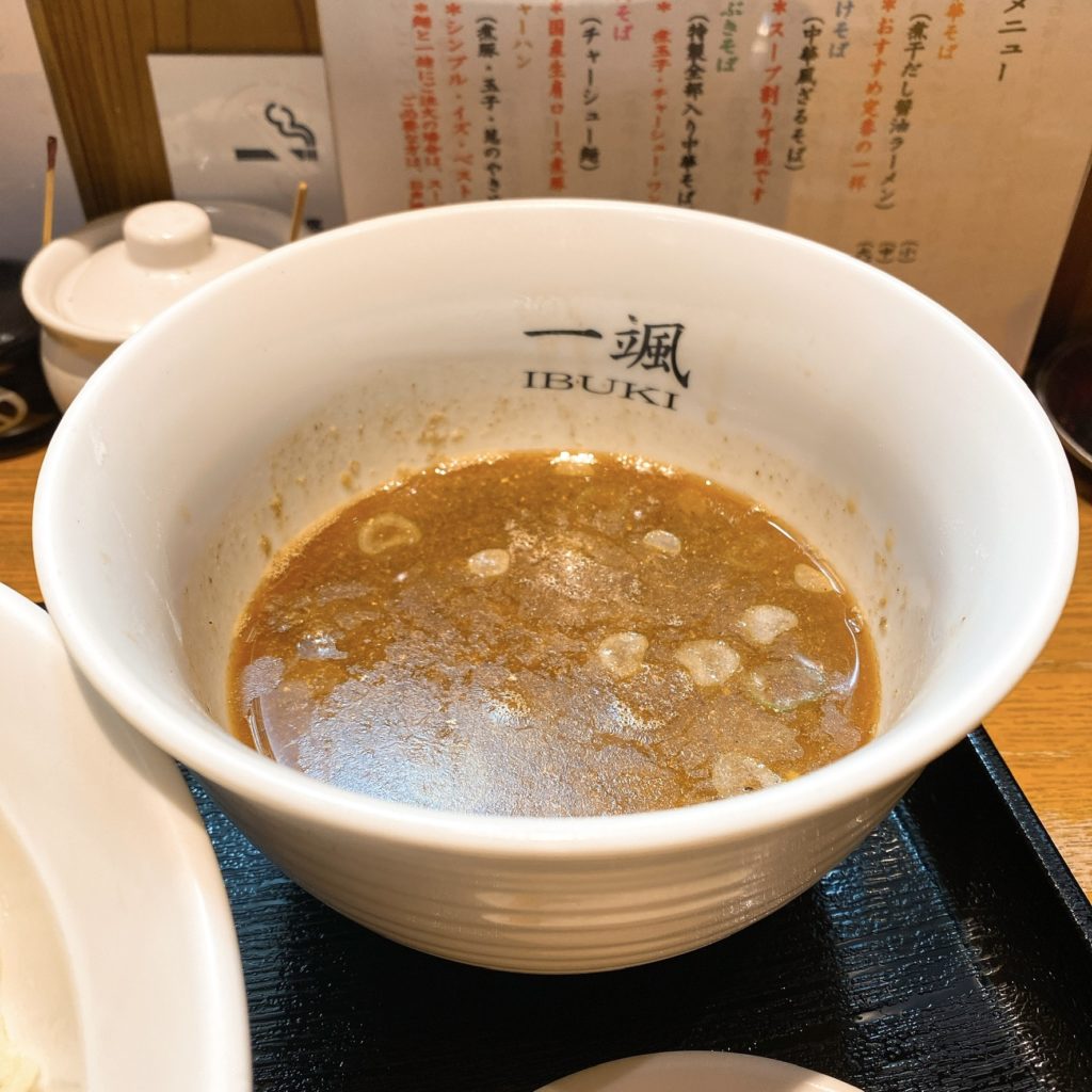 中華そば一颯のスープ