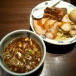 麺屋武蔵の味玉チャーシューつけ麺の写真