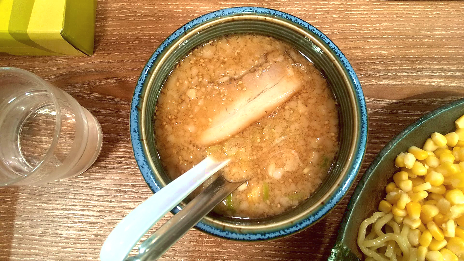 旭川味噌ラーメンばんからのつけ麺のつけ汁の写真