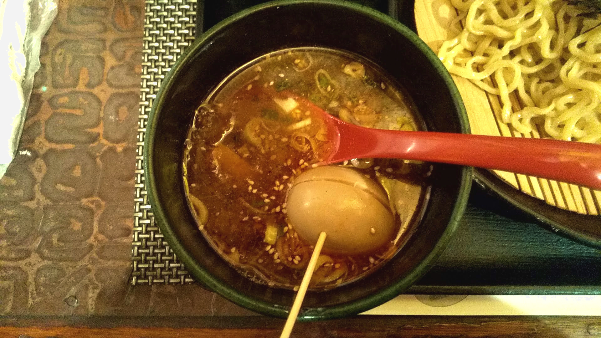 ABCラーメンのつけ麺のつけ汁の写真