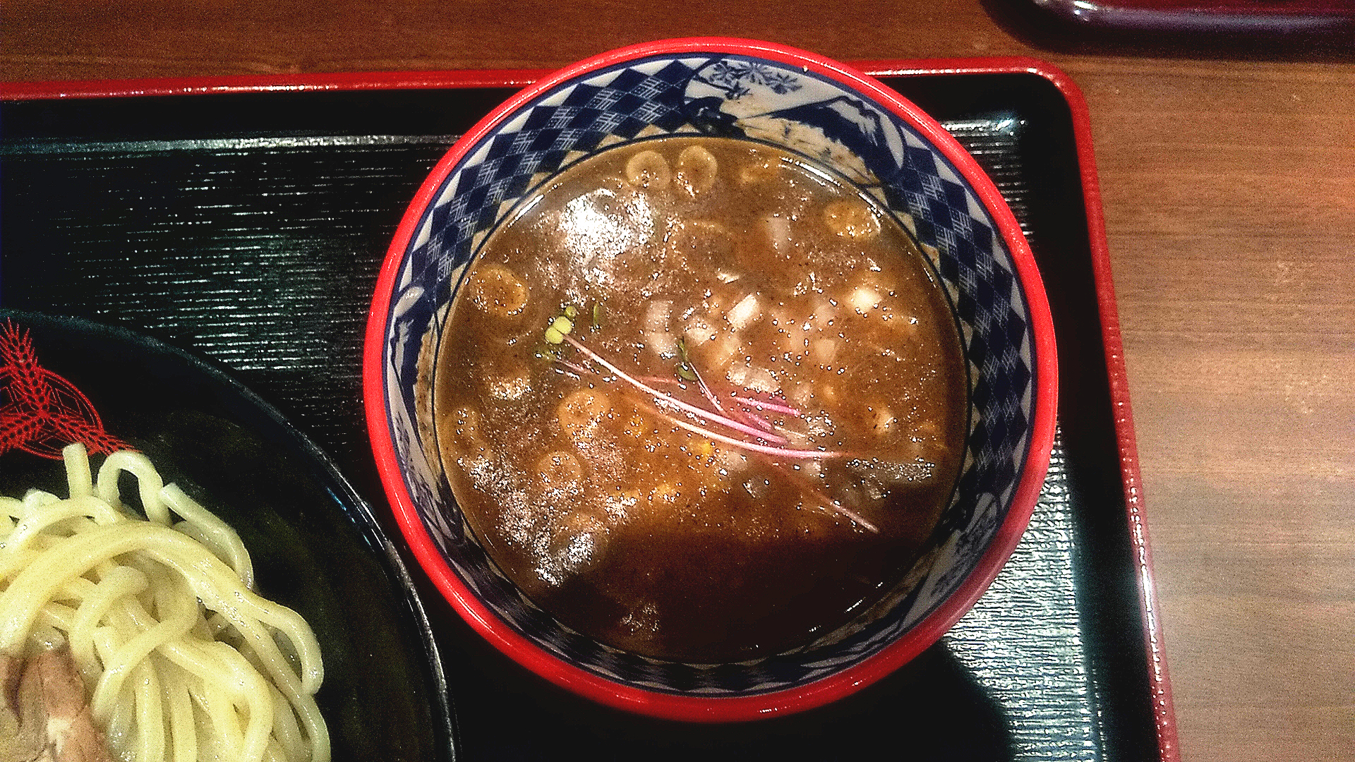 三田製麺所吉祥寺店の特濃煮干しつけ麺のつけ汁の写真