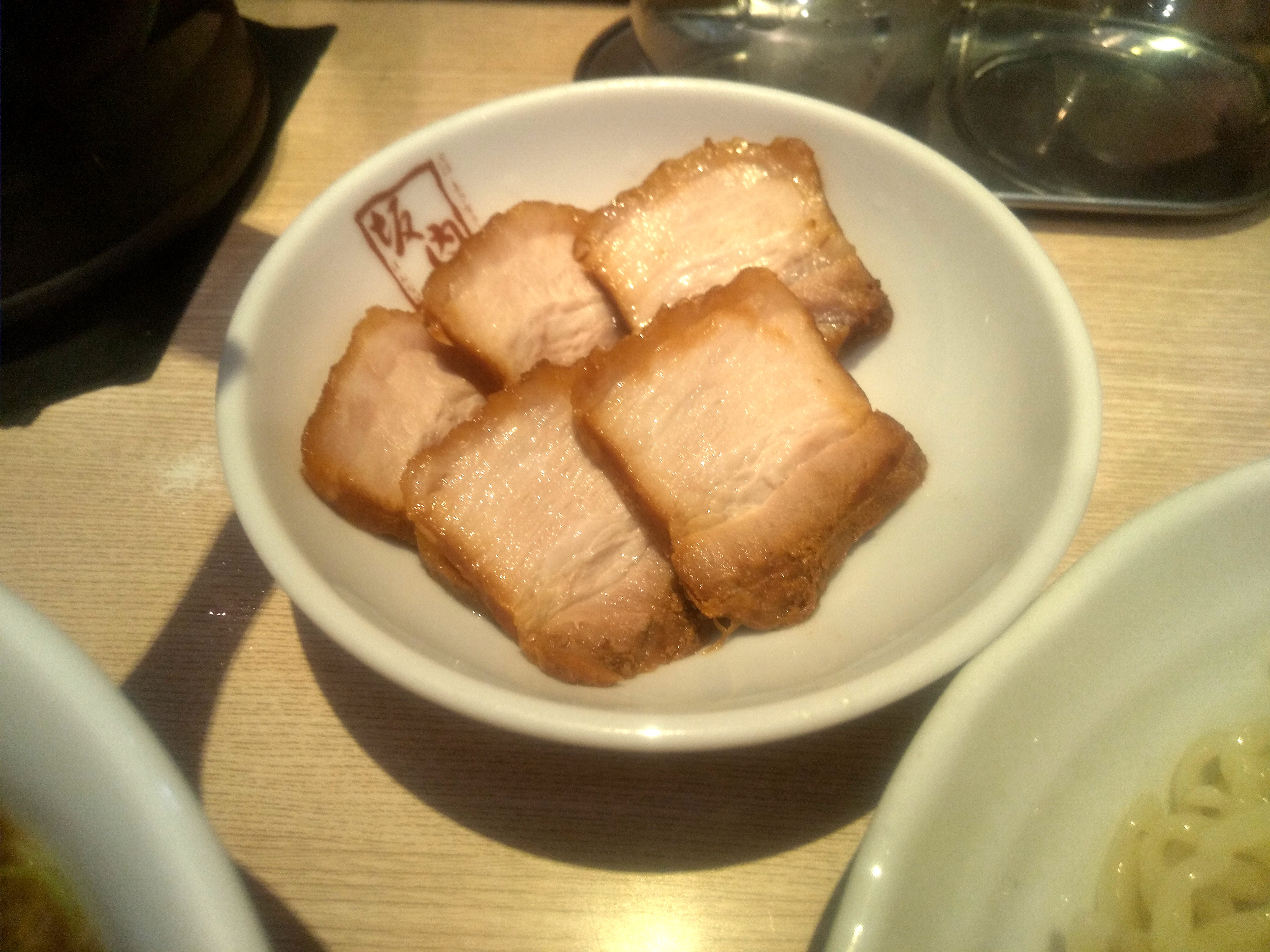喜多方ラーメン坂内のつけ麺のチャーシュートッピングの写真