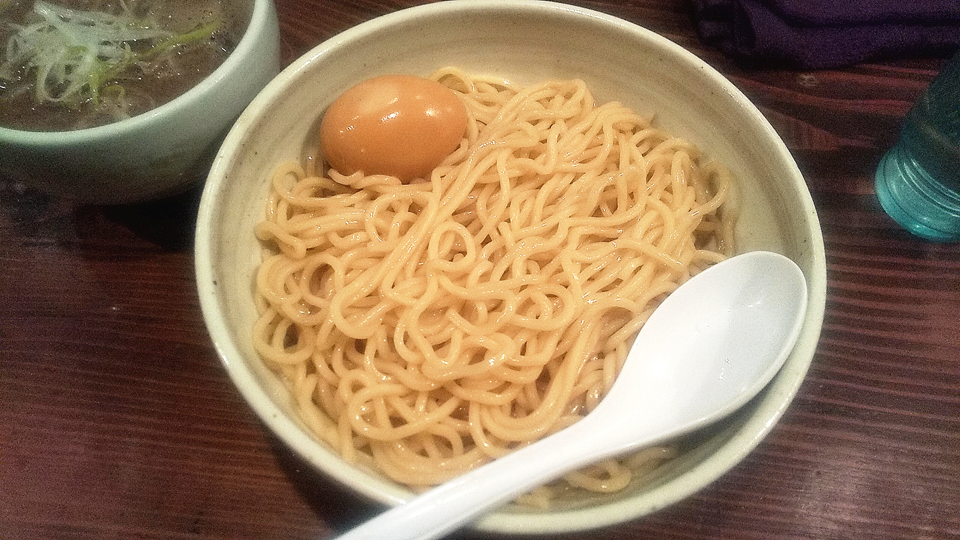 櫻坂の味玉つけソバの麺皿の写真