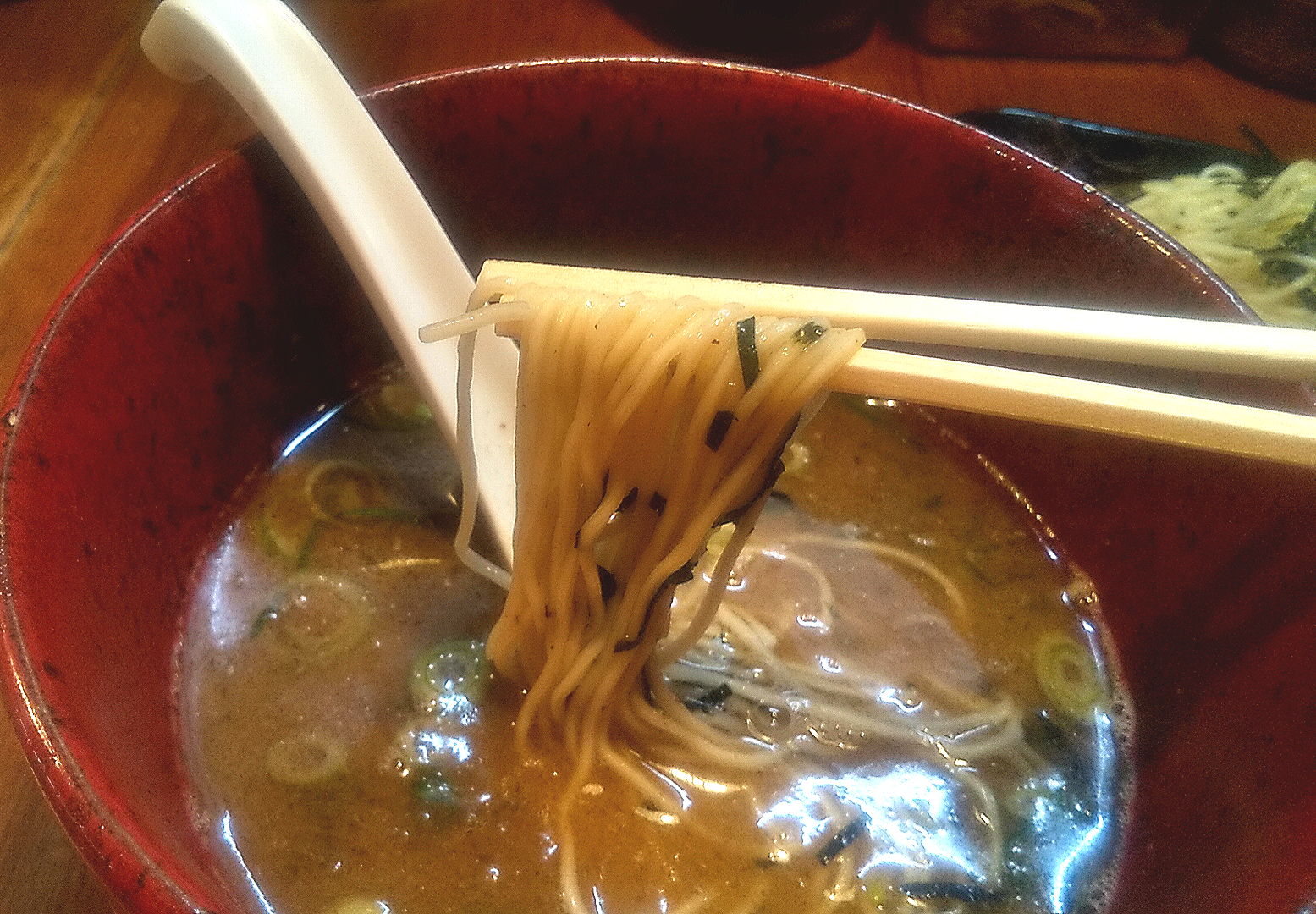 九州らーめん祥の祥つけ麺の麺リフト写真