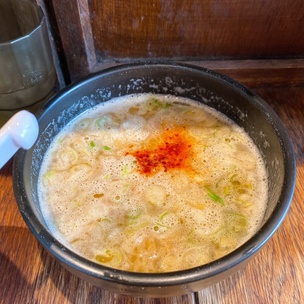 近江熟成醤油ラーメン 十二分屋のスープ
