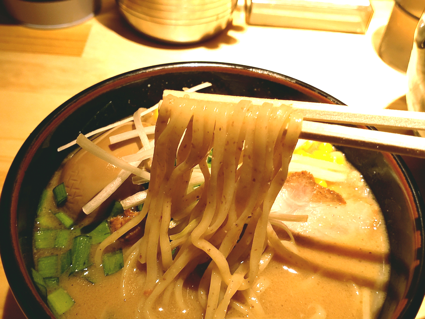 花木流味噌のつけ麺の麺リフト写真