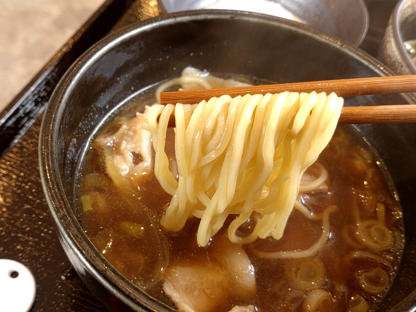 丸将の和中合盛の麺リフト写真