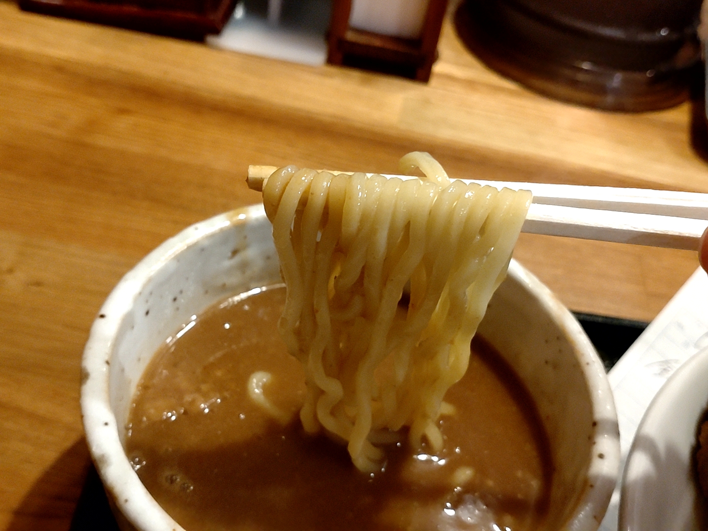 ふぅふぅ亭の白湯つけ麺の麺リフト写真