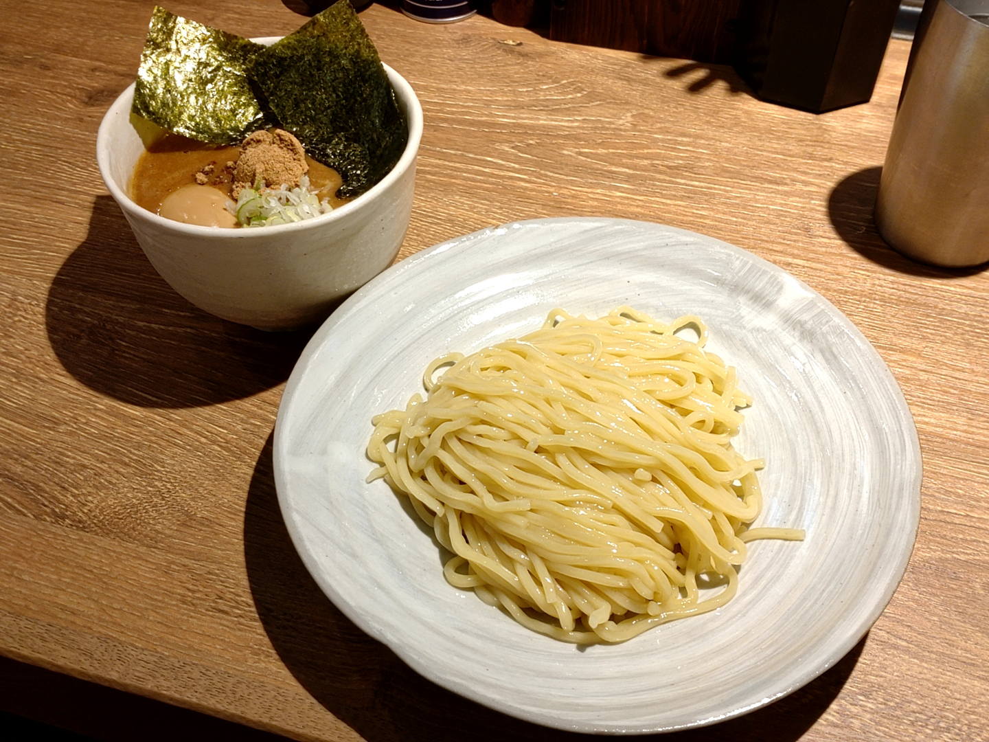 東京ラーメン横丁の風雲児の特製つけ麺の写真