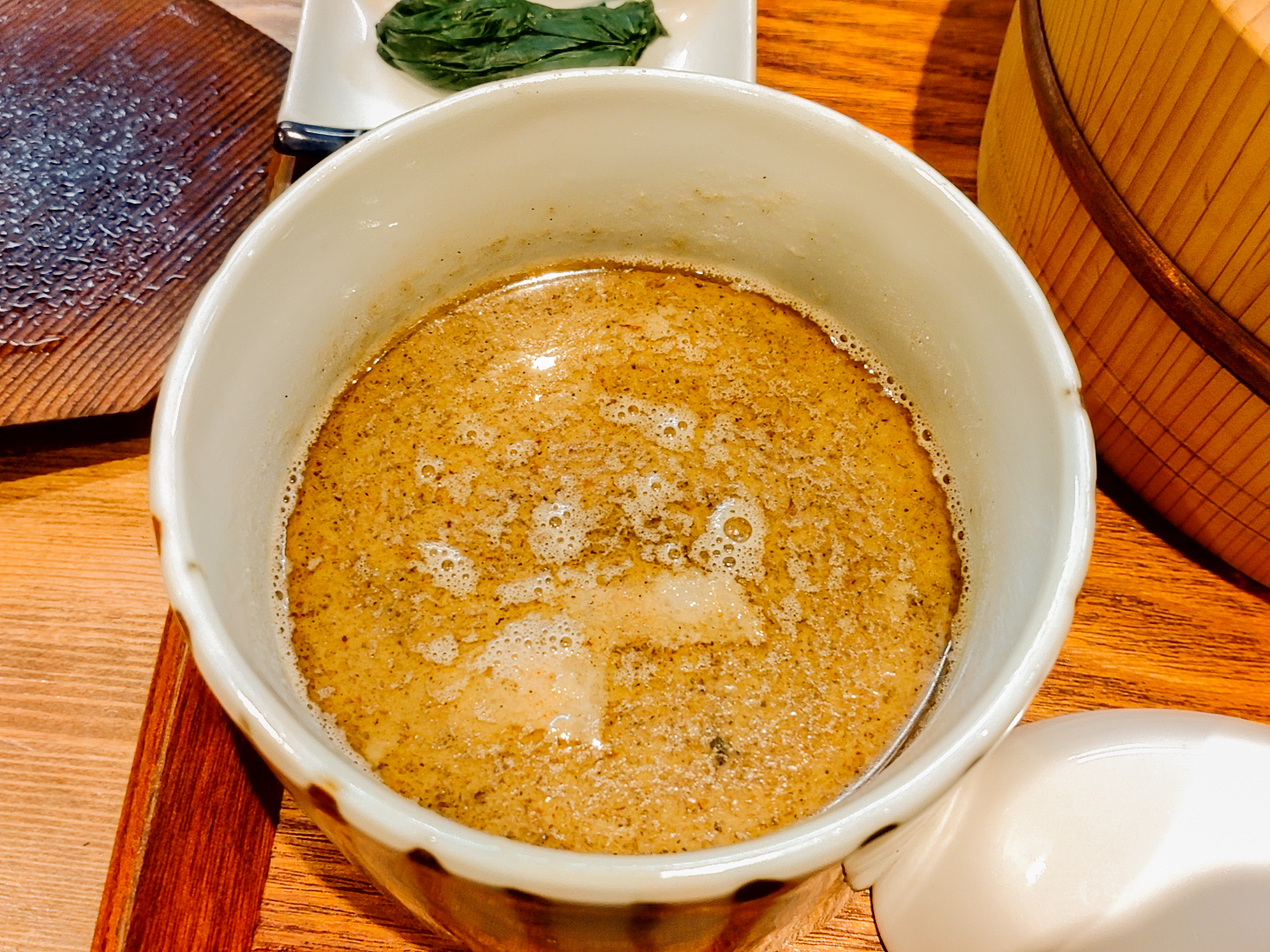威風堂々のつけ麺のつけ汁の写真