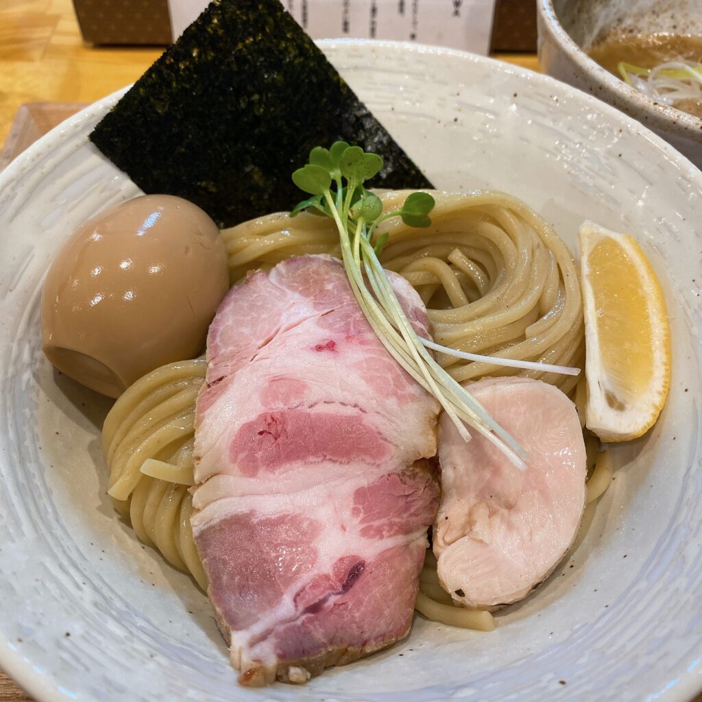 MENYA NAKAGAWAの麺