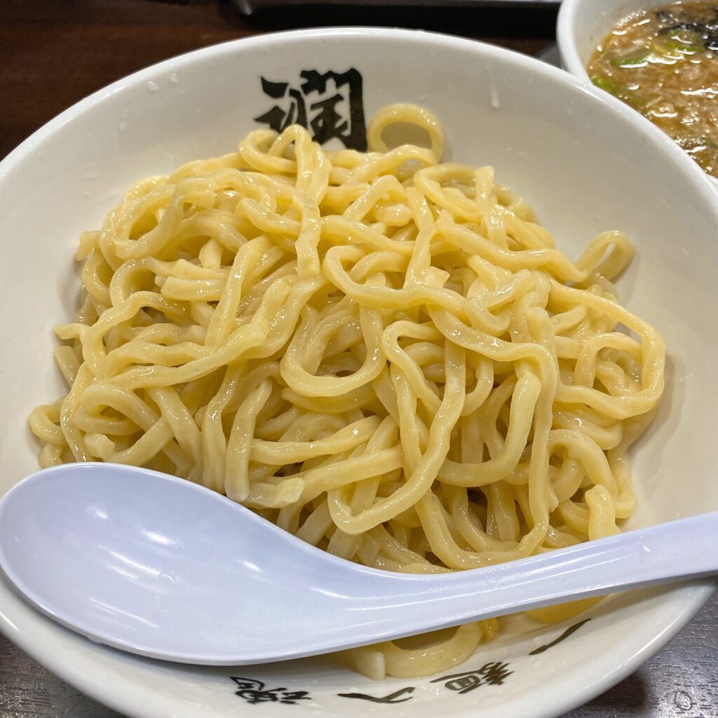 らーめん 潤 蒲田店の麺