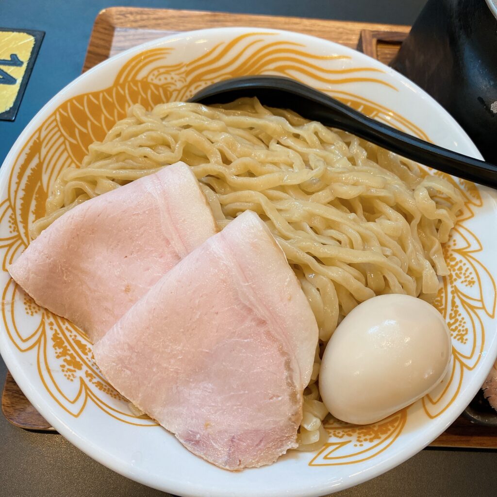 新旬屋本店の麺