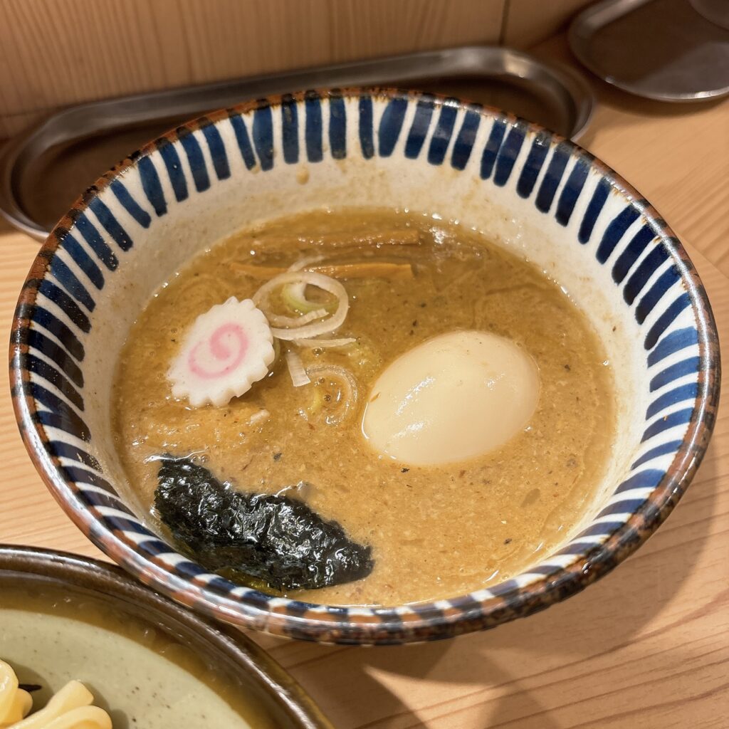 東京煮干し中華そば 玉 三三㐂のスープ