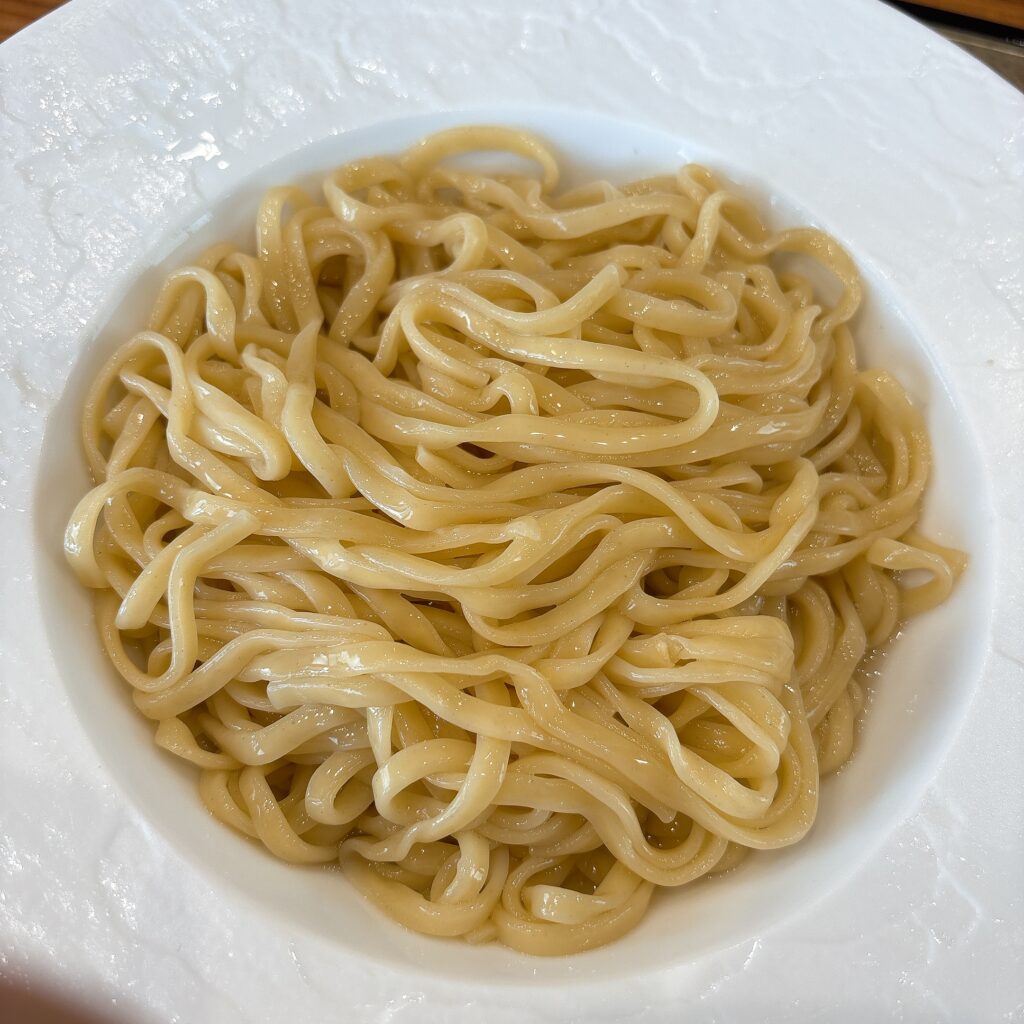 彩とりの麺