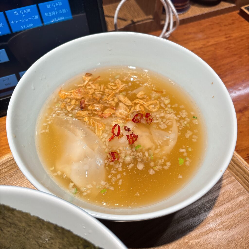 らぁ麺 すぎ本 丸の内店のスープ