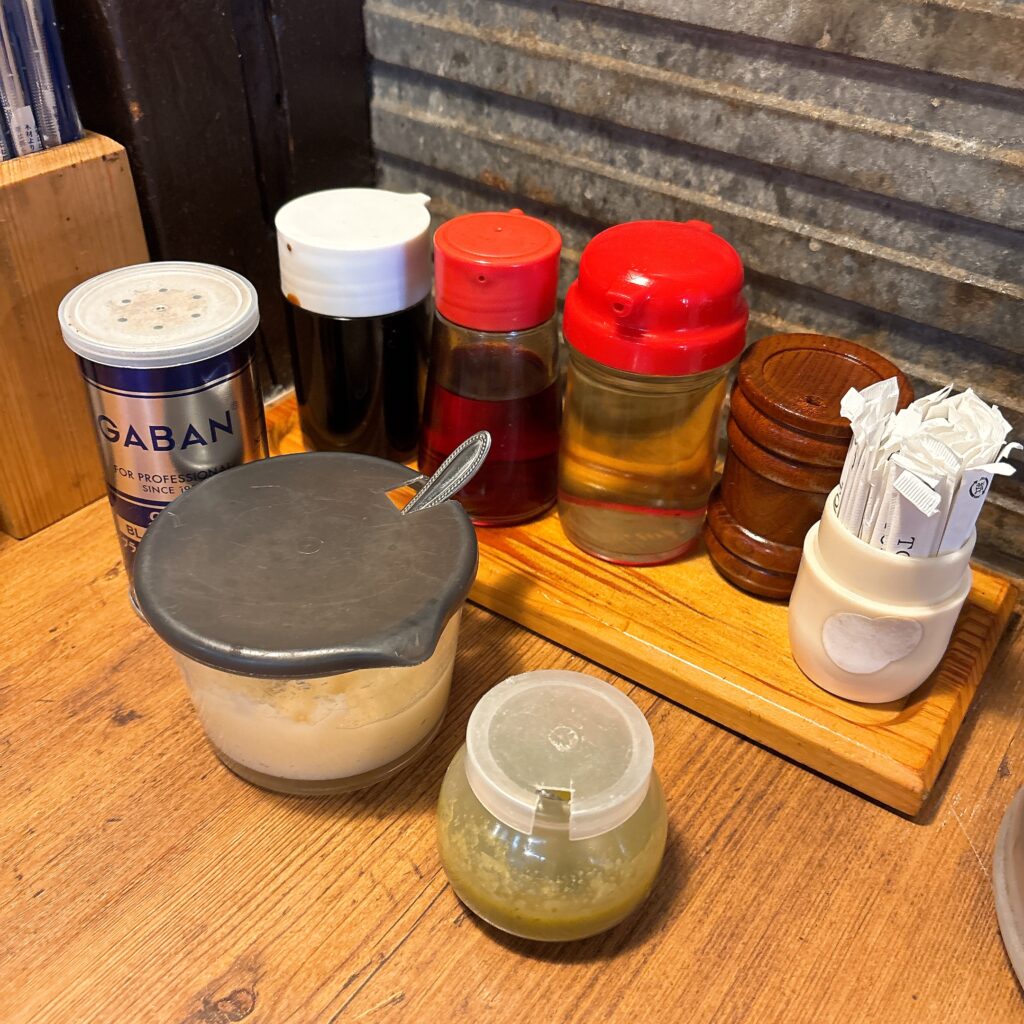 函館らーめん 船見坂の卓上