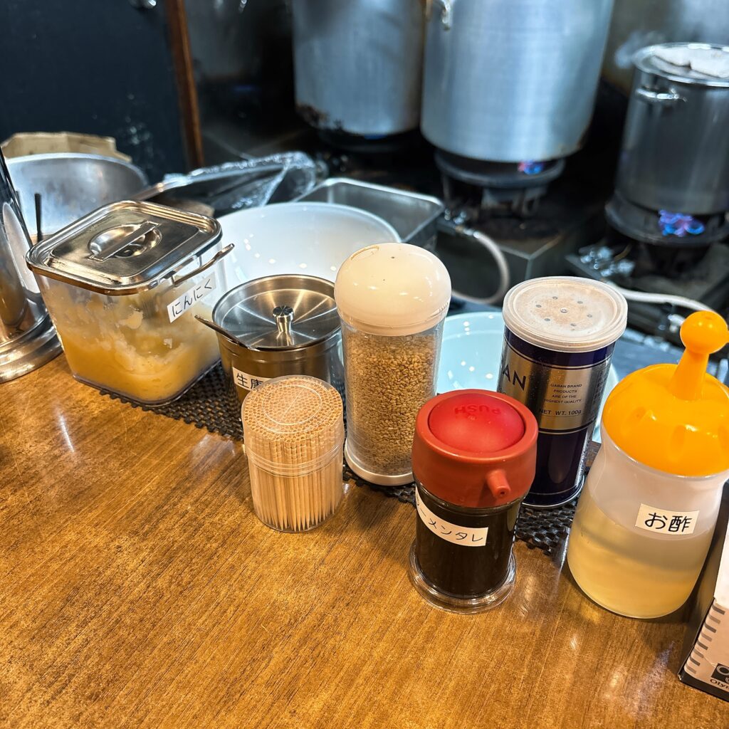 ラーメン チョップの卓上
