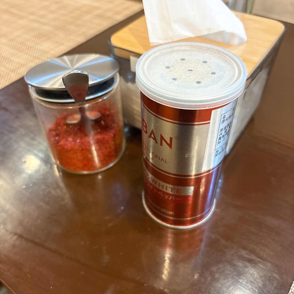Menpeki Ginger Noodlesの卓上