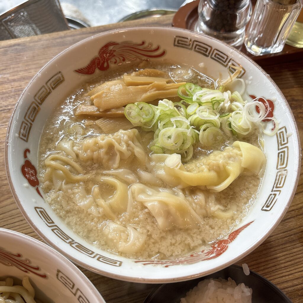 特麺コツ一丁ラーメンのスープ