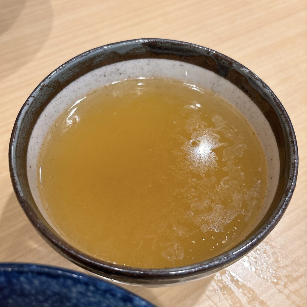 中華そば よしかわ 西荻窪店のスープ
