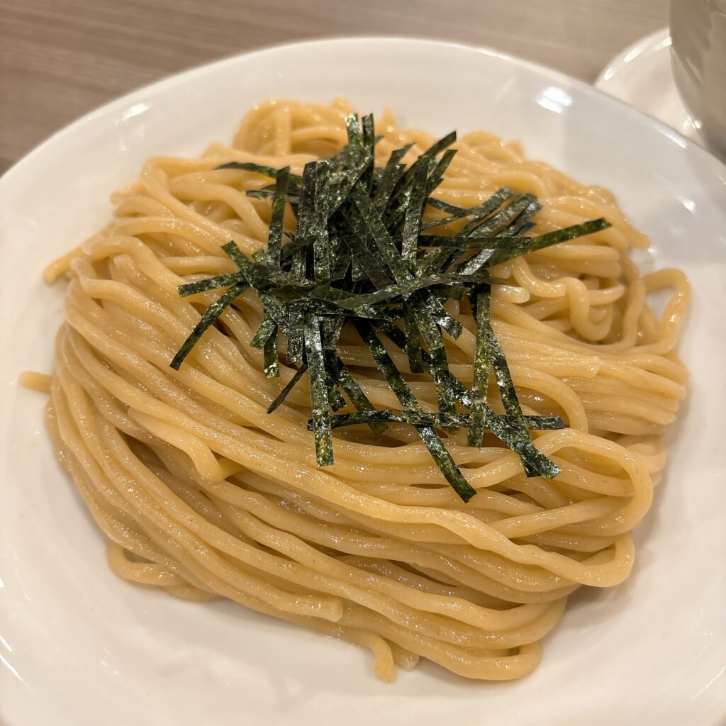 Menpeki Ginger Noodlesの麺