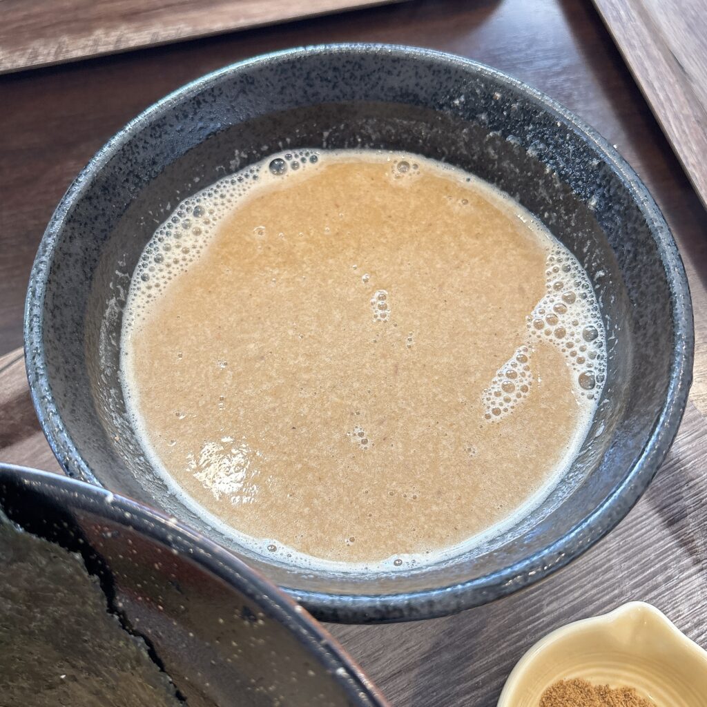 麺や うえ村のスープ