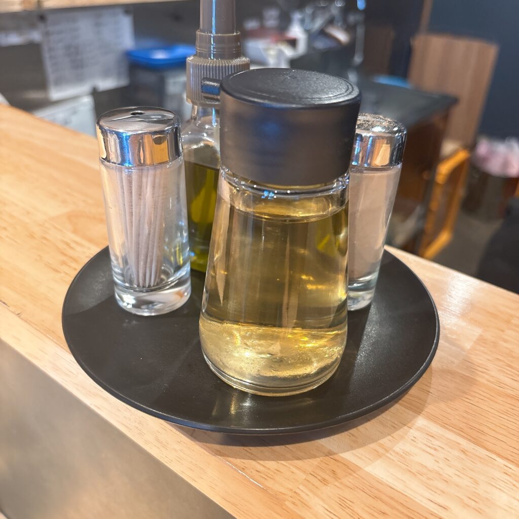 麦処 八と丁の卓上