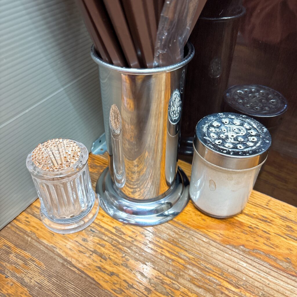 中華そば つけめん 甲斐の卓上