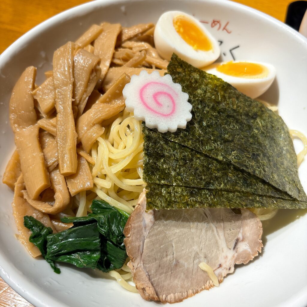 ラーメン ななふくの麺