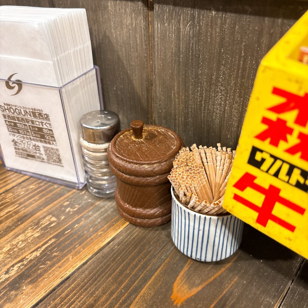 ラーメン ヨシベーの卓上