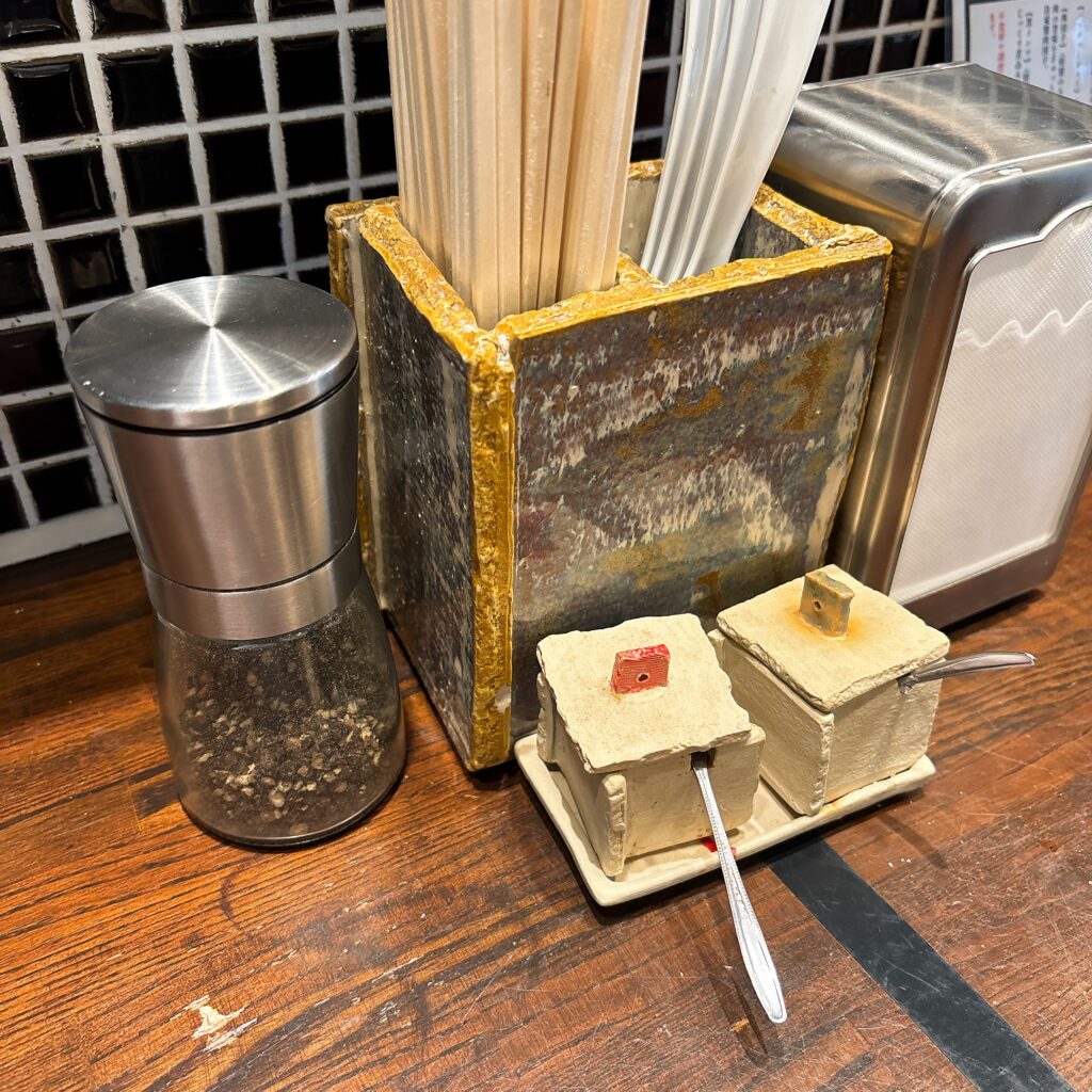 ramen club トトノエの卓上