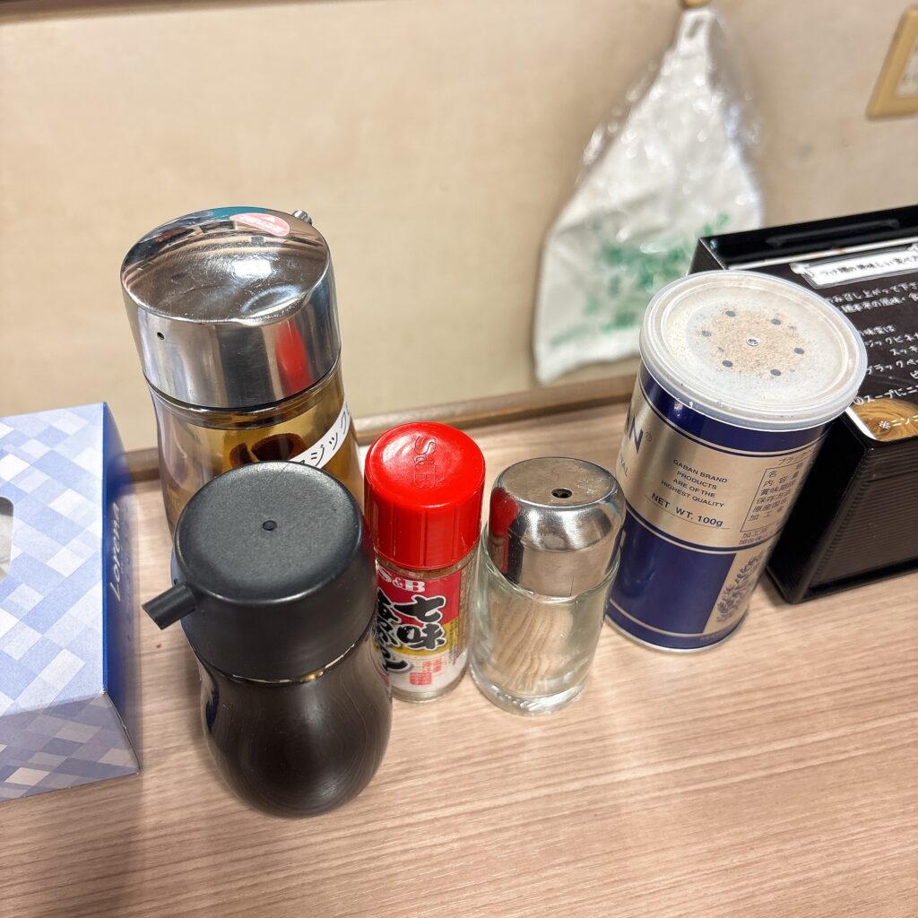 越後つけ麺 維新の卓上